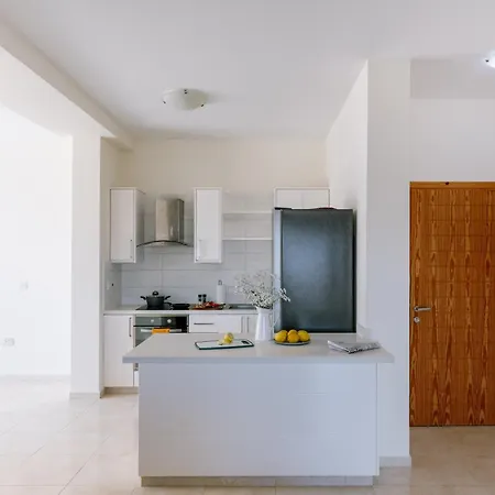 Modern 1 Bedroom *